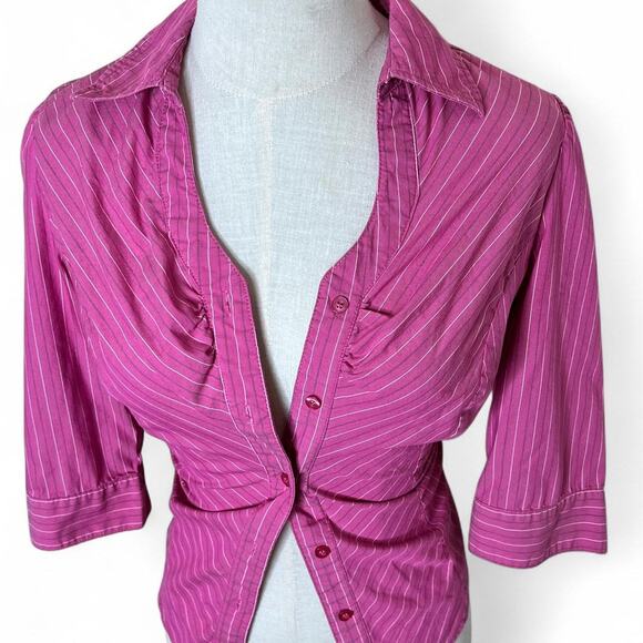 Y2k vintage pink striped button up with fun neckline - Picture 3 of 6